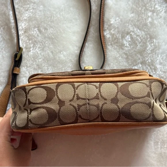 Coach Brown Tan Crossbody Bag - Picture 4 of 16